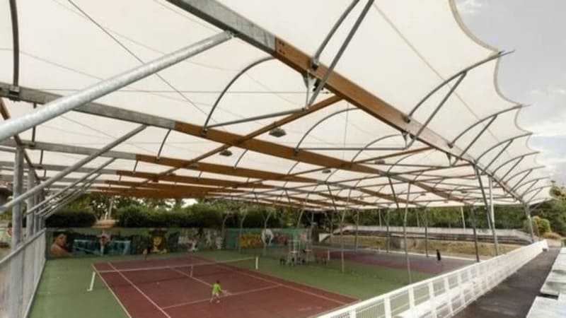 Sporting event tents