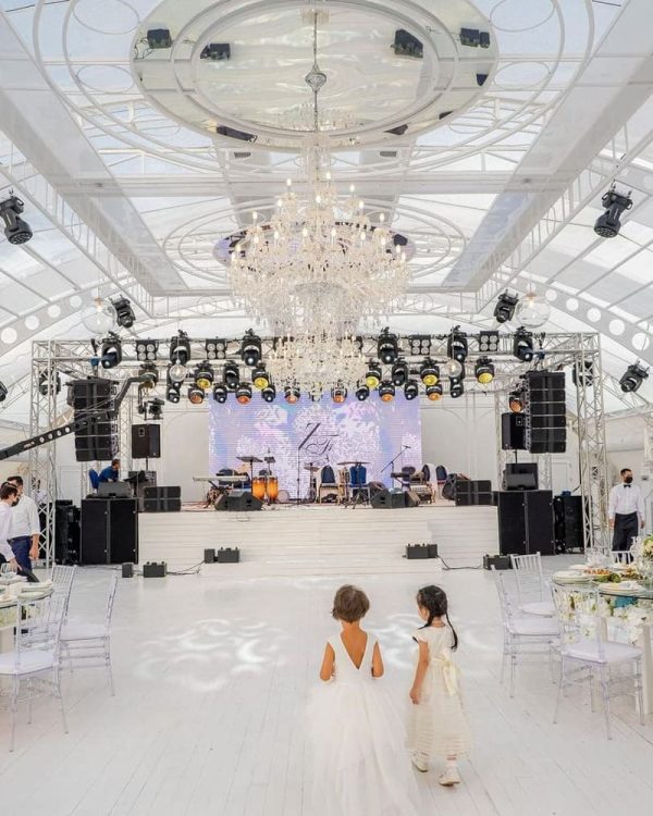 Banquet hall tent