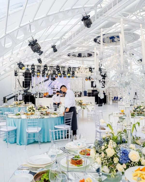 Banquet hall tent